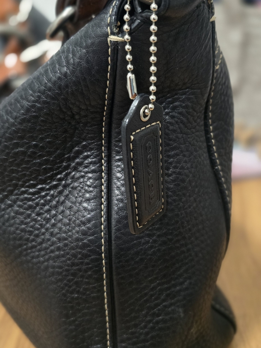 Coach Chelsea Turnlock Hobo EUC - Picture 3 of 8